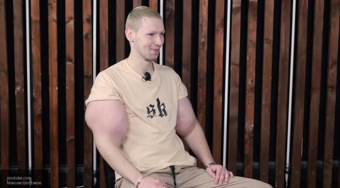 Кирилл Терешин пришел к зданию суда и требует посадить Ефремова