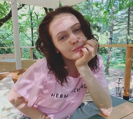 Миллионер Алексей Милевский тайно женился на звезде «Колл-центра» Юлии Хлыниной