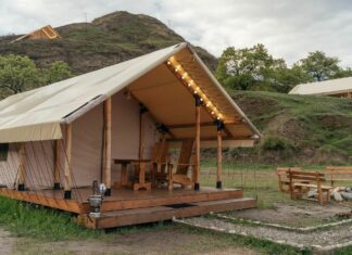 Как выбрать палатку для глэмпинга: ключевые критерии