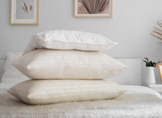 Химчистка подушек: правила ухода за домашним текстилем