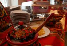 Что такое кейтеринг на Масленицу: праздник с доставкой на высшем уровне