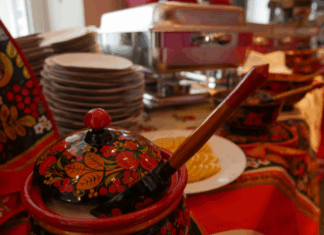 Что такое кейтеринг на Масленицу: праздник с доставкой на высшем уровне