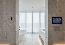 Технологии и романтика: электрокарнизы для спальни, где важна атмосфера